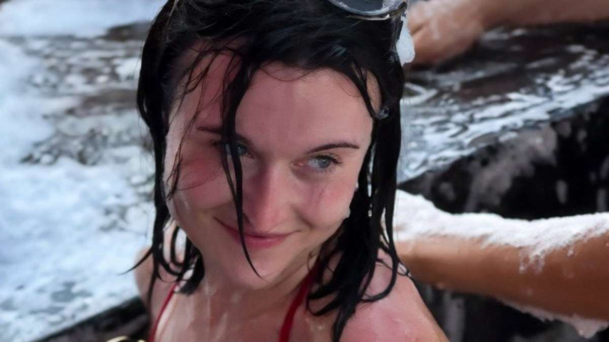 La chica de la fiesta de espuma