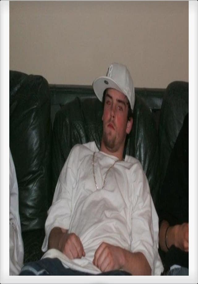 Imagen del meme Scumbag Steve — ejemplo 1